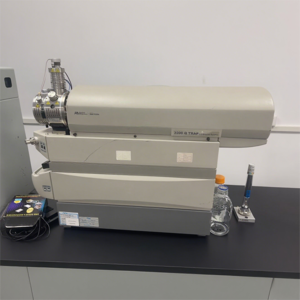 AB SCIEX 3200 型液相色谱 - 串联质谱联用仪